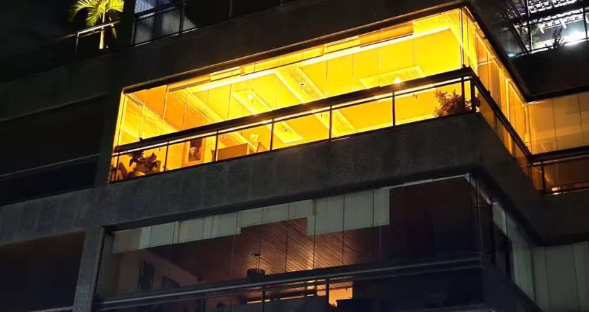 Apaertamento com 141m, 3 quartos, 2 vagas, varandão e luxuoso. espetacular.