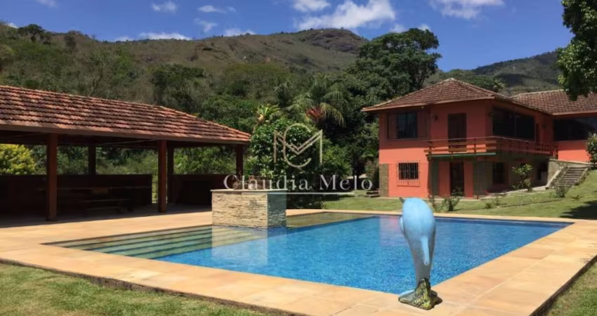 SITIO EM TERESOPOLIS EM MEIO A NATUREZA