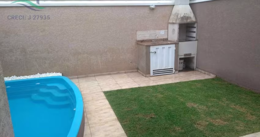 Casa com 2 Dorms e Piscina-  Jd.Maristela-   Atibaia-R$ 490 mil