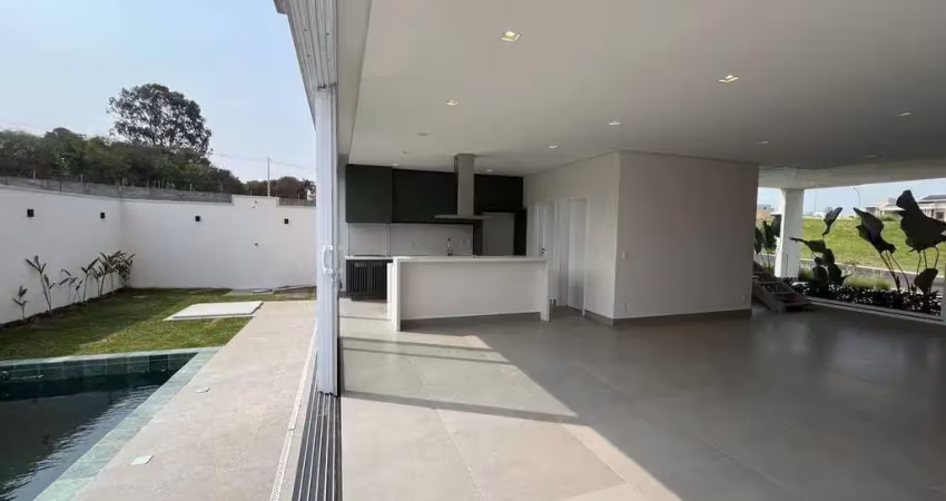 Lindo sobrado com piscina e 3 suítes a venda no condomínio london em indaiatuba