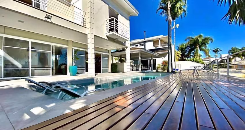 Um lar sofisticado: Casa de alto padrão com vista para o pôr do sol