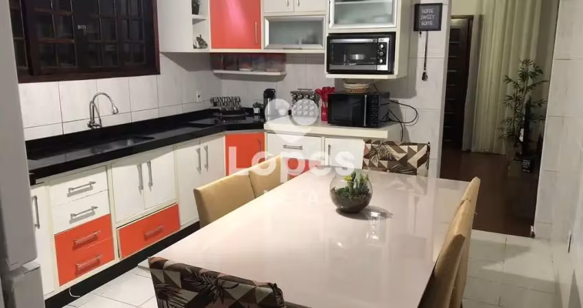 Sobrado à venda com 156m² em excelente região | são josé dos campos-sp