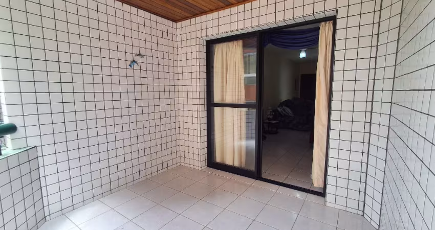 Oportunidade! Amplo apartamento no Boqueirão