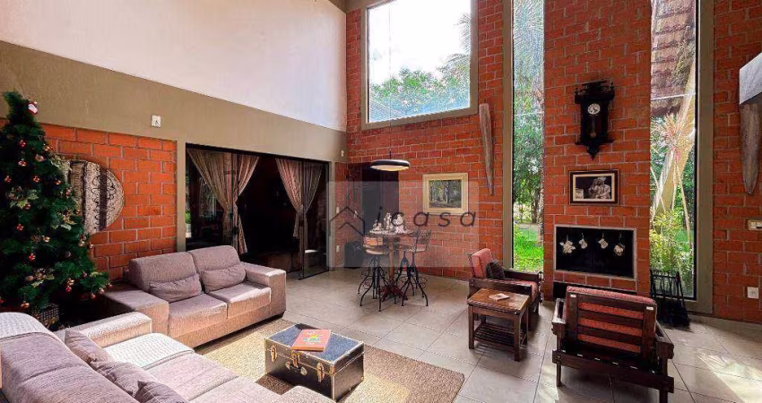 Chácara com 4 dormitórios à venda, 460 m² por R$ 2.200.000,00 - Chácaras Cataguá - Taubaté/SP