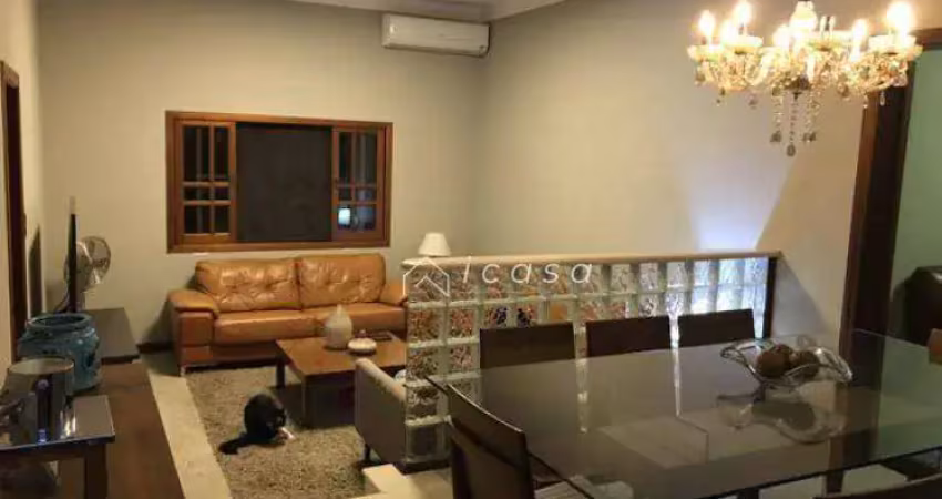 Casa com 3 dormitórios à venda, 220 m² por R$ 550.000,00 - Vila Menino Jesus - Caçapava/SP
