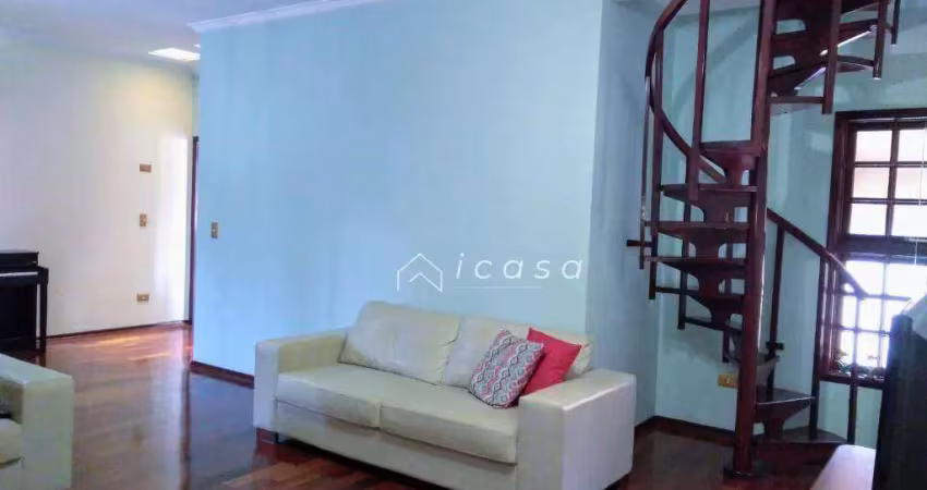 Sobrado com 3 dormitórios à venda, 253 m² por R$ 680.000,00 - Vera Cruz - Caçapava/SP