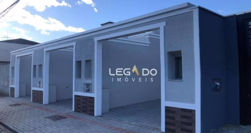 Casa com 2 dorm. (1 suíte) à venda, 65 m² por R$ 299.000 - Petrópolis - Joinville/SC