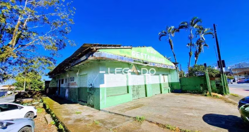 Imóvel comercial de esquina na rua albano schmidt por r$ 850.000 - boa vista - joinville/sc
