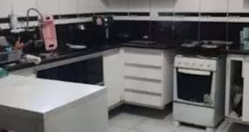 Sobrado com 3 dormitórios à venda, 216 m² por R$ 500.000,00 - Castelo - Santos/SP