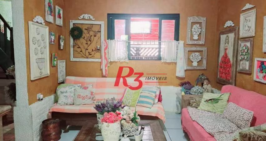 Sobrado com 3 dormitórios à venda, 220 m² por R$ 690.000,00 - Vila Matias - Santos/SP