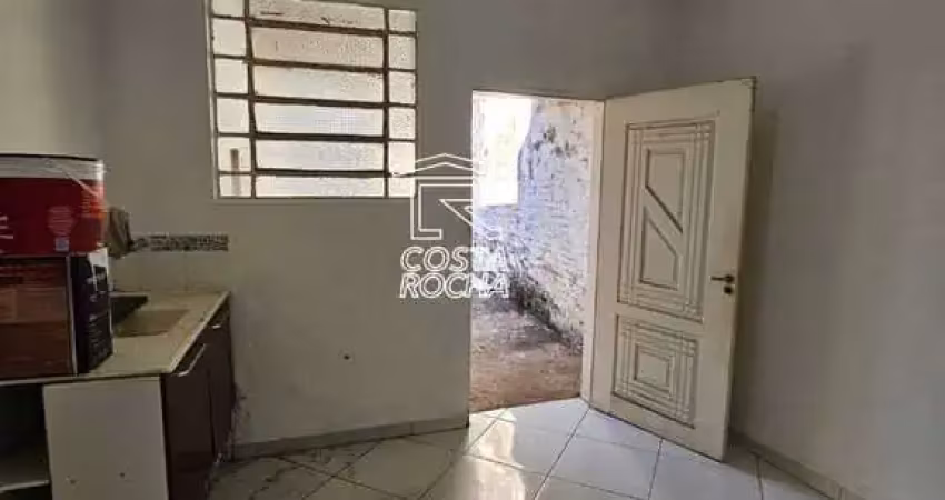Casa com 2 quartos à venda na Rua Monsenhor Couto, 52, Centro, Salto