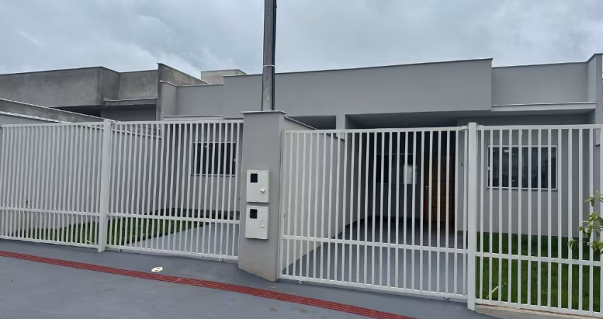 Linda Casa NOva de 2 quartos ótimo preço