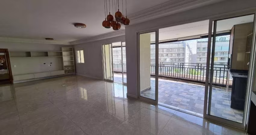 Apartamento à venda por R$ 2.350.000,00 em Alphaville, Santana de Parnaíba, SP