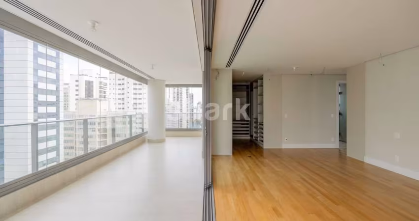 Cobertura para venda por R$15.200.000,00 em Vila Nova Conceição, São Paulo -SP