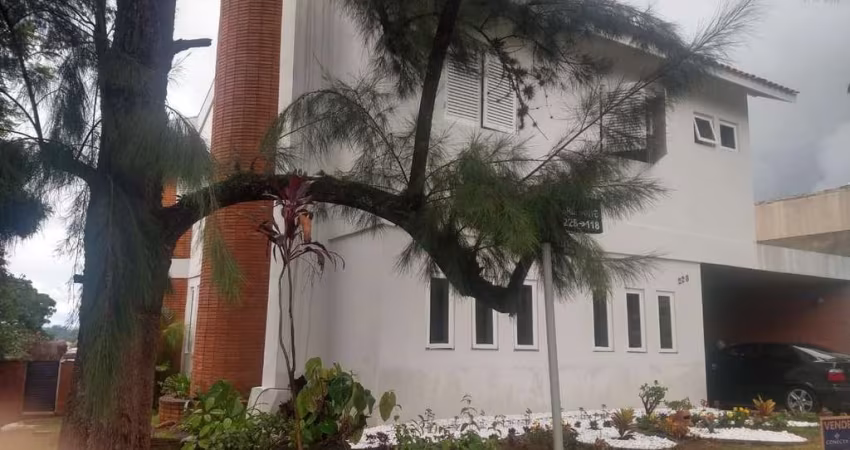 Casa à venda por R$ 2.500.000,00 em Alphaville, Santana de Parnaíba-SP