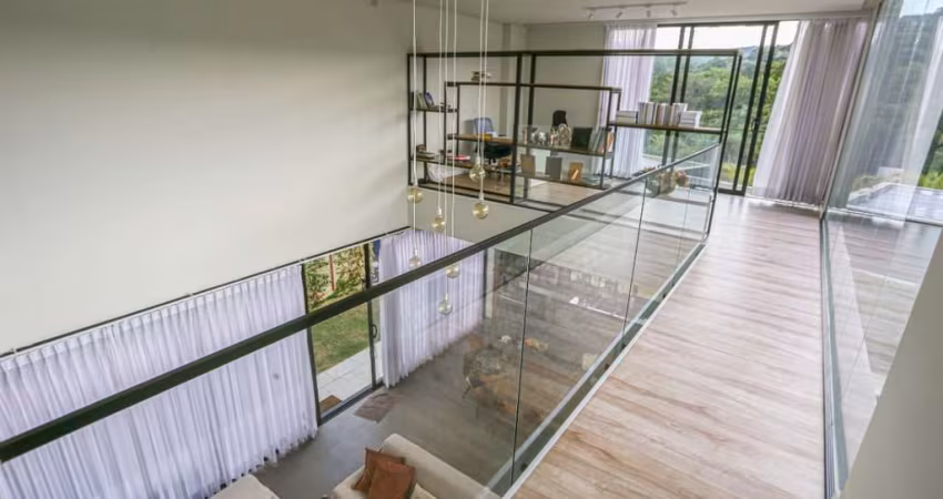 Casa a venda  por R$ 4.000.000,00 em Alphaville, Santana de Parnaíba-SP