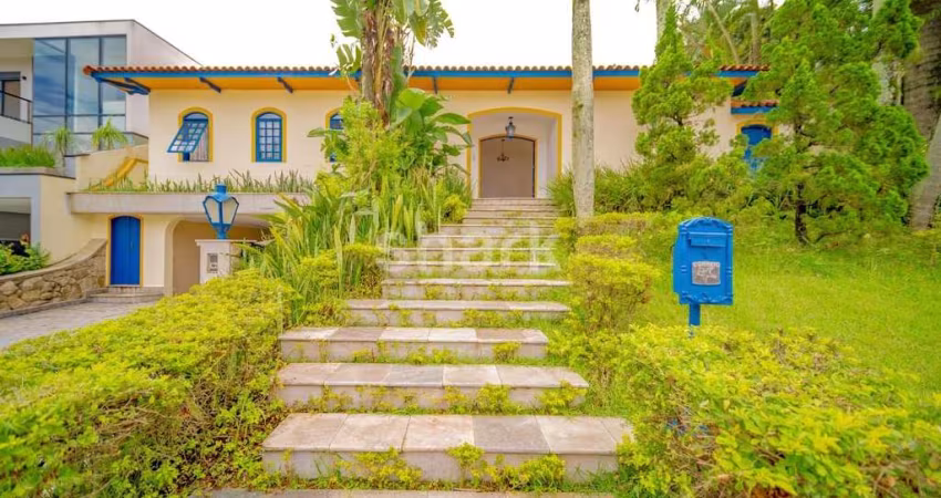 Casa à venda por R$ 4.500.000,00 em Alphaville, Santana de Parnaíba-SP