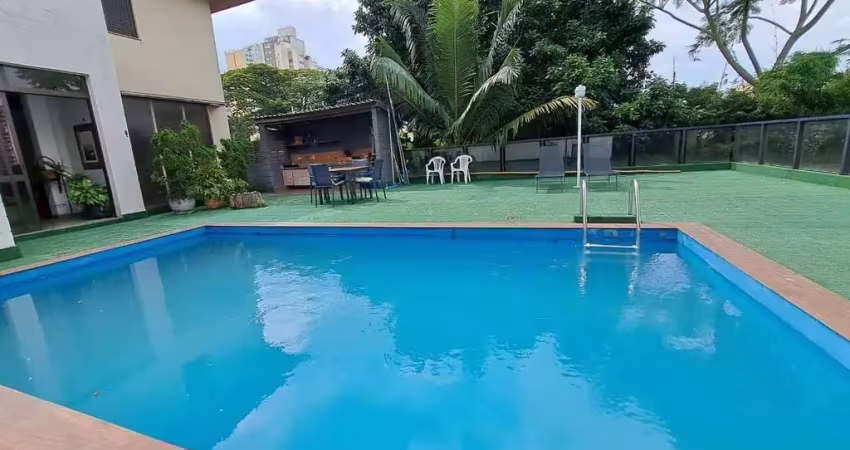 Casa à venda por R$ 4.600.000,00 no Pacaembu, São Paulo, SP
