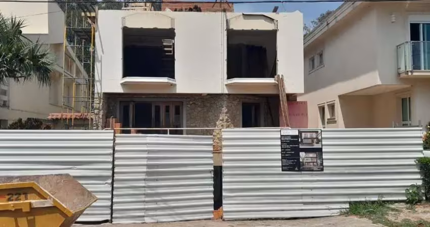 Casa em condomínio fechado com 4 quartos à venda no Alphaville, Santana de Parnaíba 