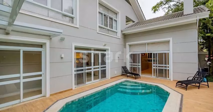 Casa à venda por R$ 4.800.000 em Alphaville, Santana de Parnaíba, SP