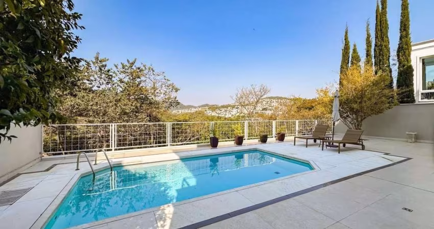 Casa a Venda por R$ 4.700.000,00 em Alphaville  - Santana de Parnaíba