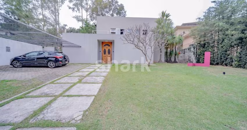 Casa a venda por R$ 7.400.000,00 em Alphaville, Santana de Parnaíba-SP