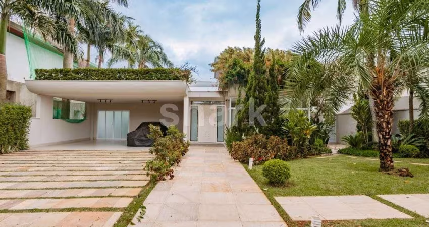 Casa para locação por R$60.000,00 em Alphaville, Barueri - SP.