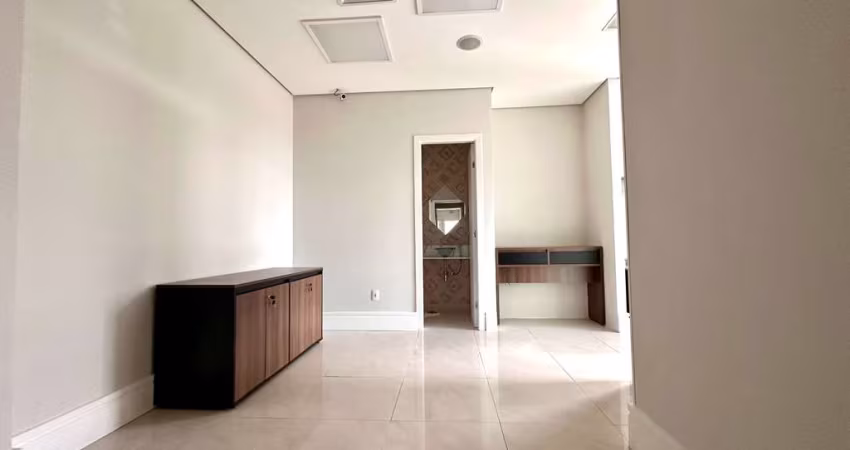 Sala comercial para venda por R$ 1.400.000,00 ou locação R$ 10.000,00/mês + taxas em Alphaville, Ba