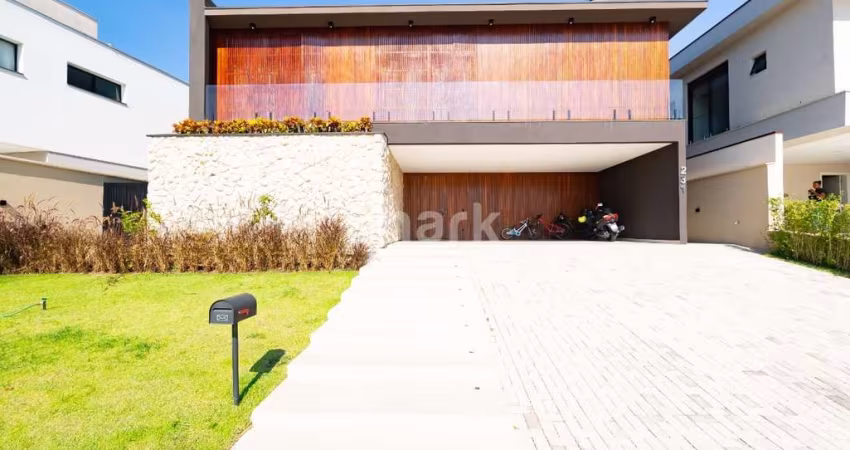Casa à venda por R$ 6.750.000,00 em Alphaville, Santana de Parnaíba-SP