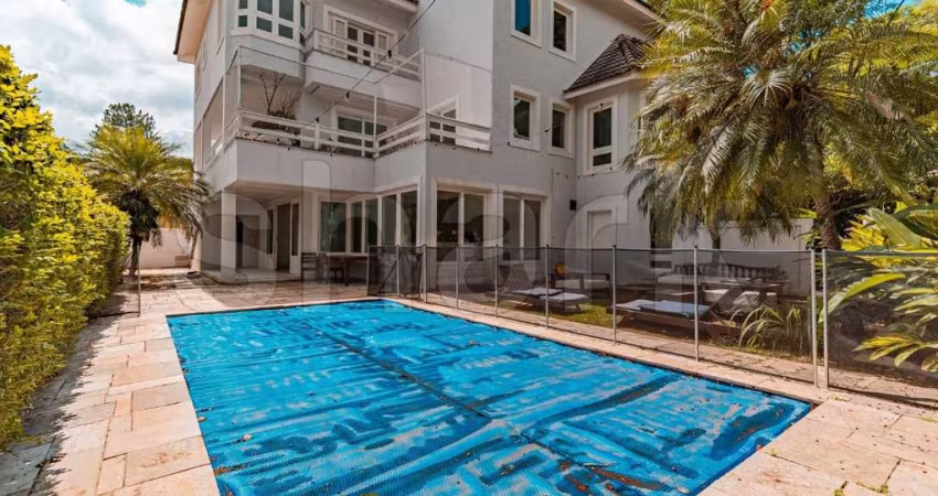 Casa à venda por R$ 3.900.000,00 ou locação por R$ 14.000,00 em Alphaville, Santana de Parnaíba-SP