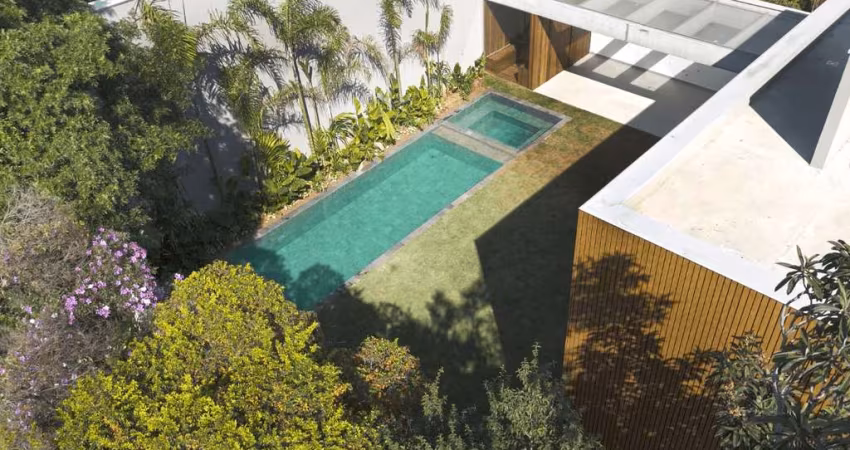 Casa para venda por R$ 9.300.000,00 e locação por R$ 55.000,00 em Alto de Pinheiros, São Paulo, SP