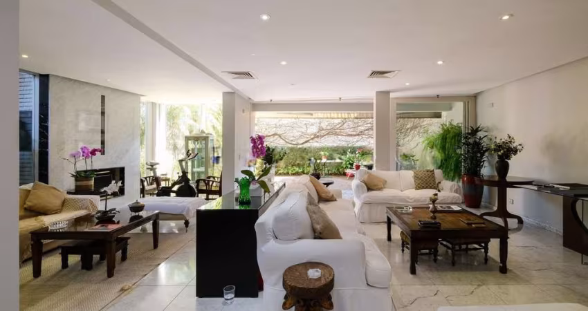 Casa à venda por R$ 5.700.000,00 no Jardim Europa, São Paulo, SP