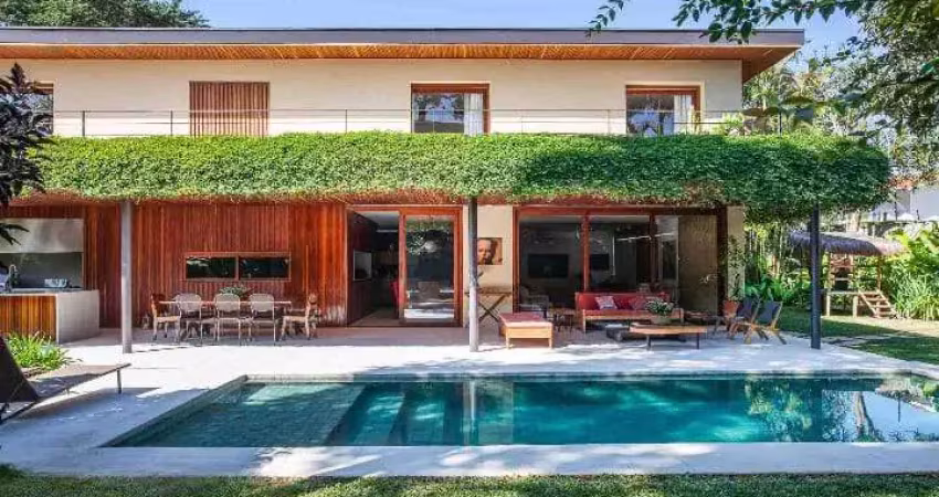 Casa recém reformada à venda por r$14.500.000,00, vila madalena, são paulo, sp