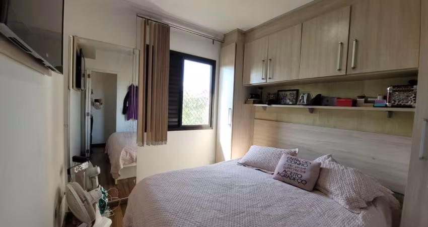 Apartamento para Venda em São Paulo, Vila Carmosina, 2 dormitórios, 1 banheiro, 1 vaga