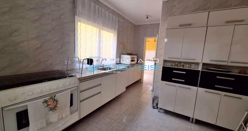 Casa com 3 quartos, Guilhermina, Praia Grande - R$ 1.04 mi, Cod: 4117