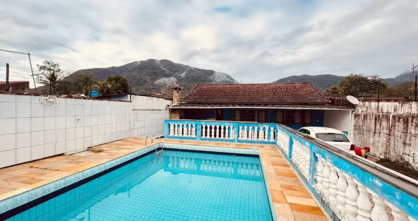 Casa em peruíbe, 5 dormitórios, 2 suítes, piscina, churrasqueira