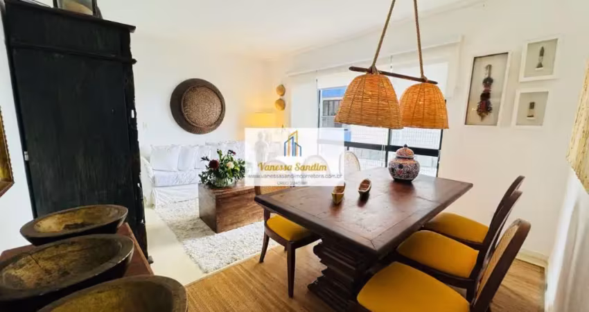 Apartamento na Ponta da Praia, em Santos, com 2 dormitórios, vista mar total de todos os ambientes, elevador, salão de festa e vaga demarcada