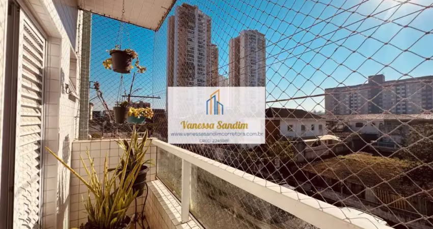 Apartamento de 2 dormitórios com suíte, varanda e quintal.