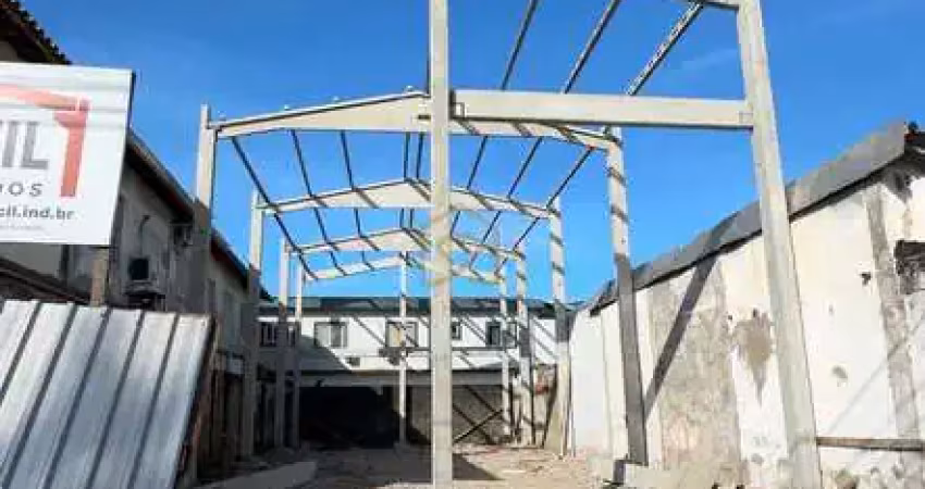 Galpão em construção no tude bastos – praia grande/sp