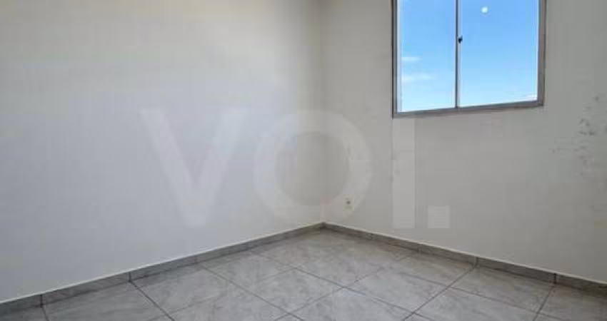 Apartamento para Locação em Joinville, Adhemar Garcia, 2 dormitórios, 1 banheiro, 1 vaga