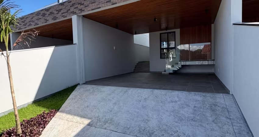 VENDE-SE SOBRADO NA PALHOÇA