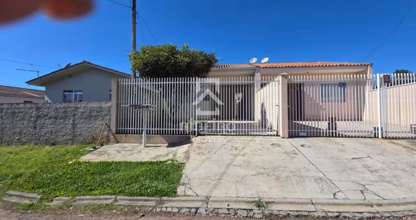 Casa com 3 quartos para alugar na José de Almeida Sobrinho, 577, Quississana, São José dos Pinhais