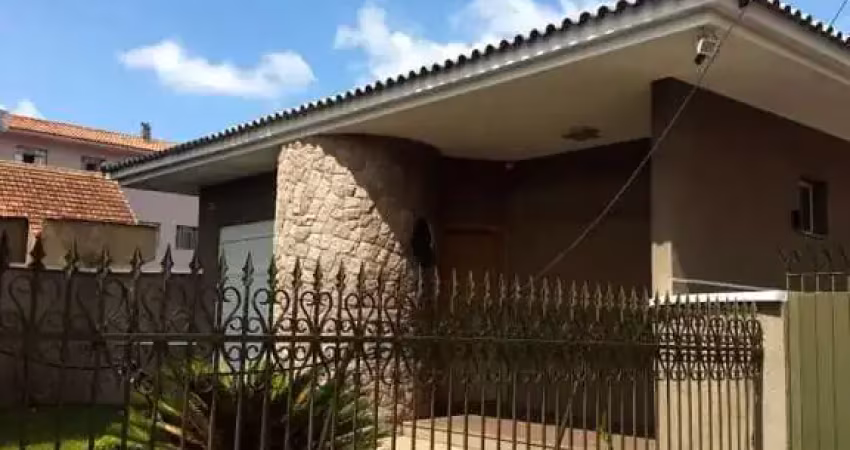 Sobrado para locação na região Central!