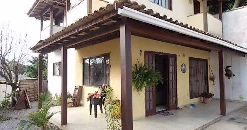 Casa para Venda em Armação dos Búzios, Rasa, 3 dormitórios, 1 suíte, 2 banheiros, 1 vaga