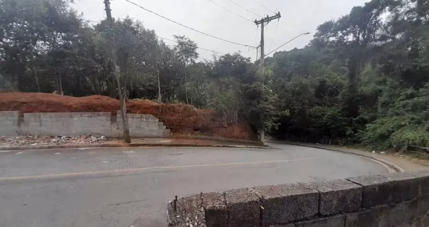 EXCELENTE LOTE DE ESQUINA
