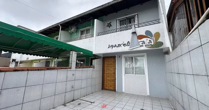 Amplo sobrado com 03 quartos em Caiobá!