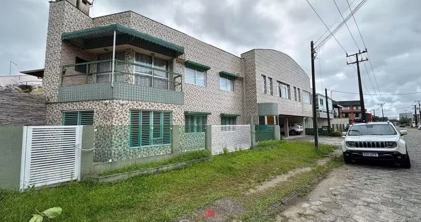 Apartamento mobiliado com 02 quartos em Caiobá!