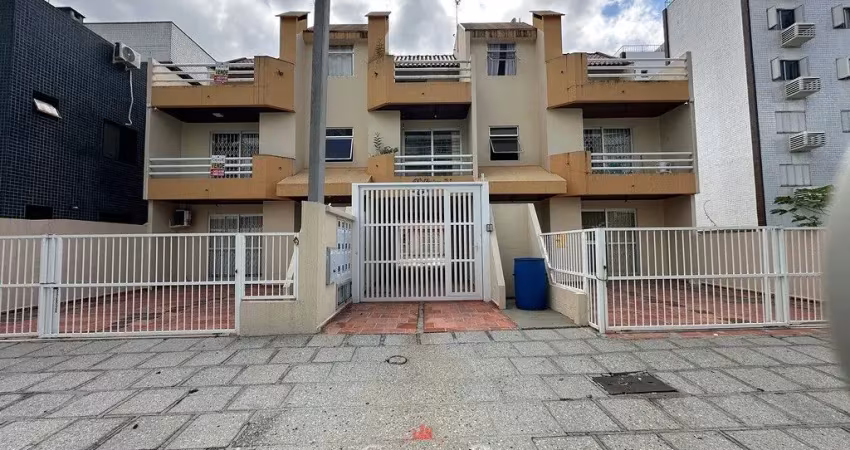 Apartamento duplex com 03 quartos em Caiobá!