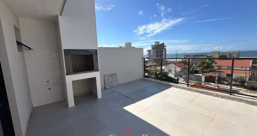 Cobertura duplex reformada, apenas uma quadra do mar!!