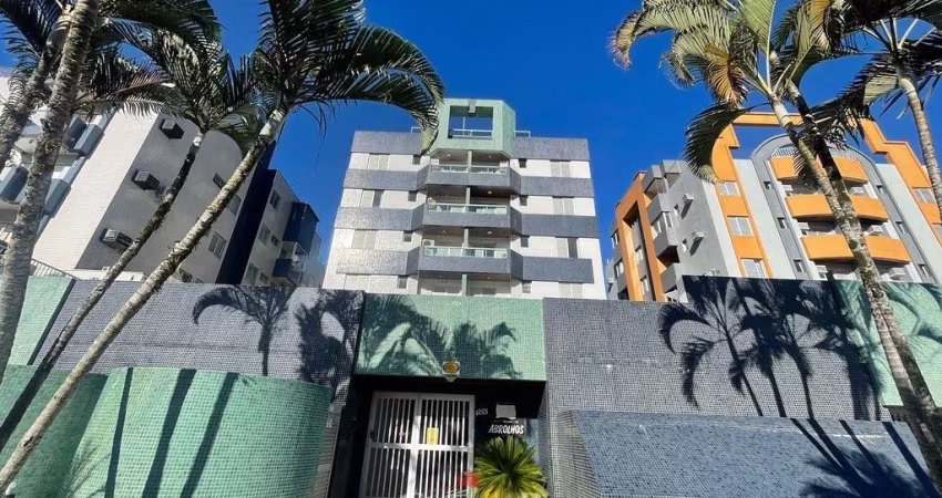 Apartamento mobiliado e decorado em Caiobá!